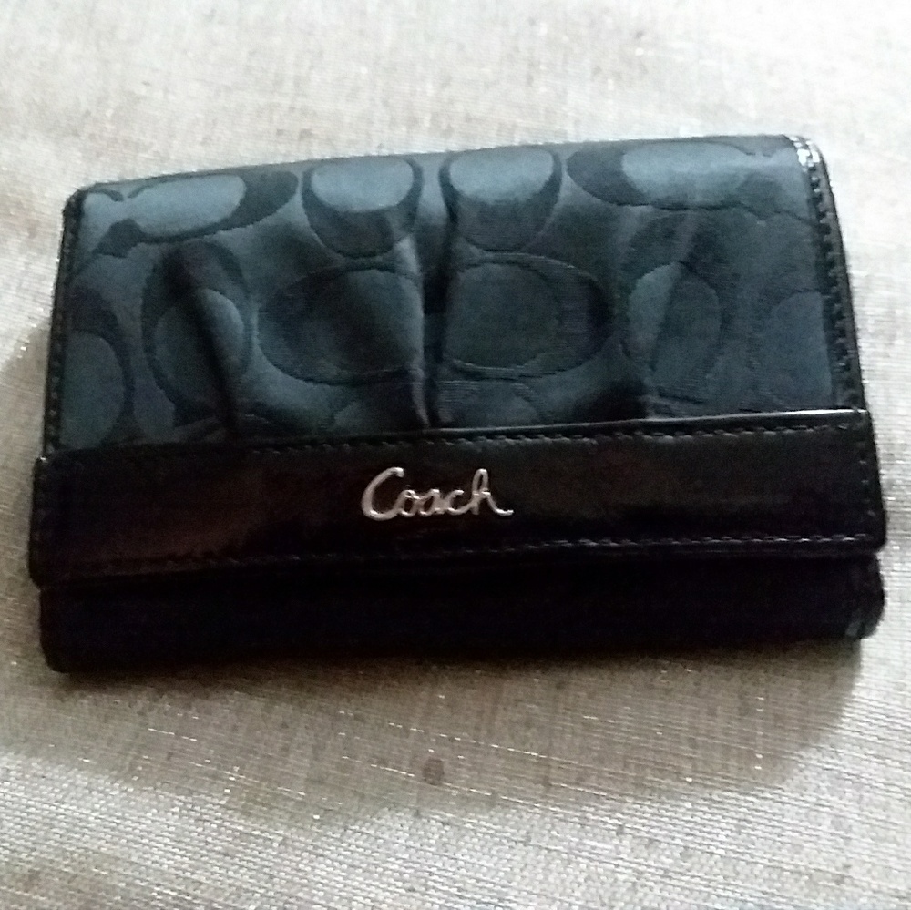 **SOLD ON OTHER SITE**Coach wallet